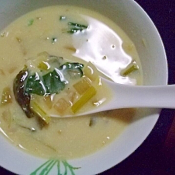 小松菜のコンソメミルクスープ